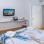 Maya Penthouse - Sorrento Center